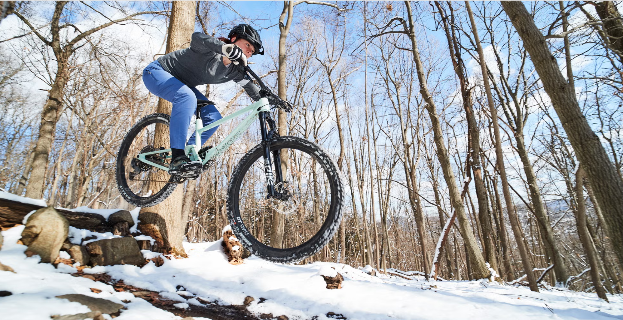 Winter and Travel Go Hand in Hand: A Guide to Choosing and Using Winter Cycling Helmets and Gear